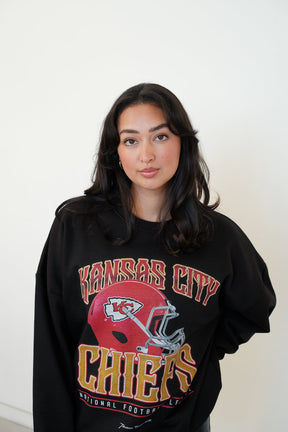 Kansas City Chiefs Helmet SuperHeavy™️ Crewneck - Off Black