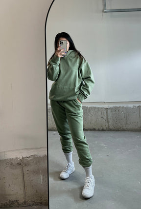 Peace Heavyweight Jogger - Oil Green