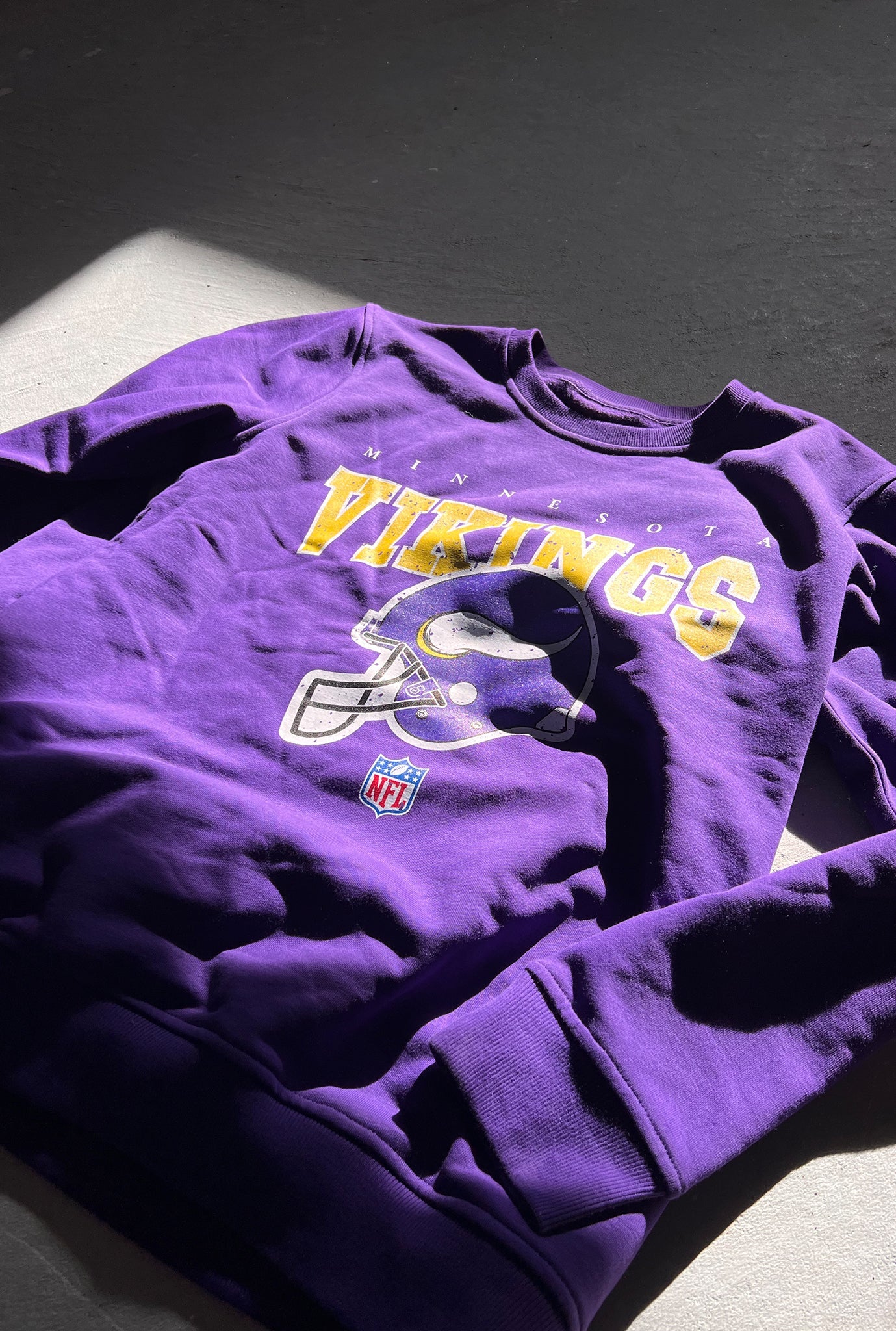 Pull ras du cou Vintage Vikings du Minnesota - Violet