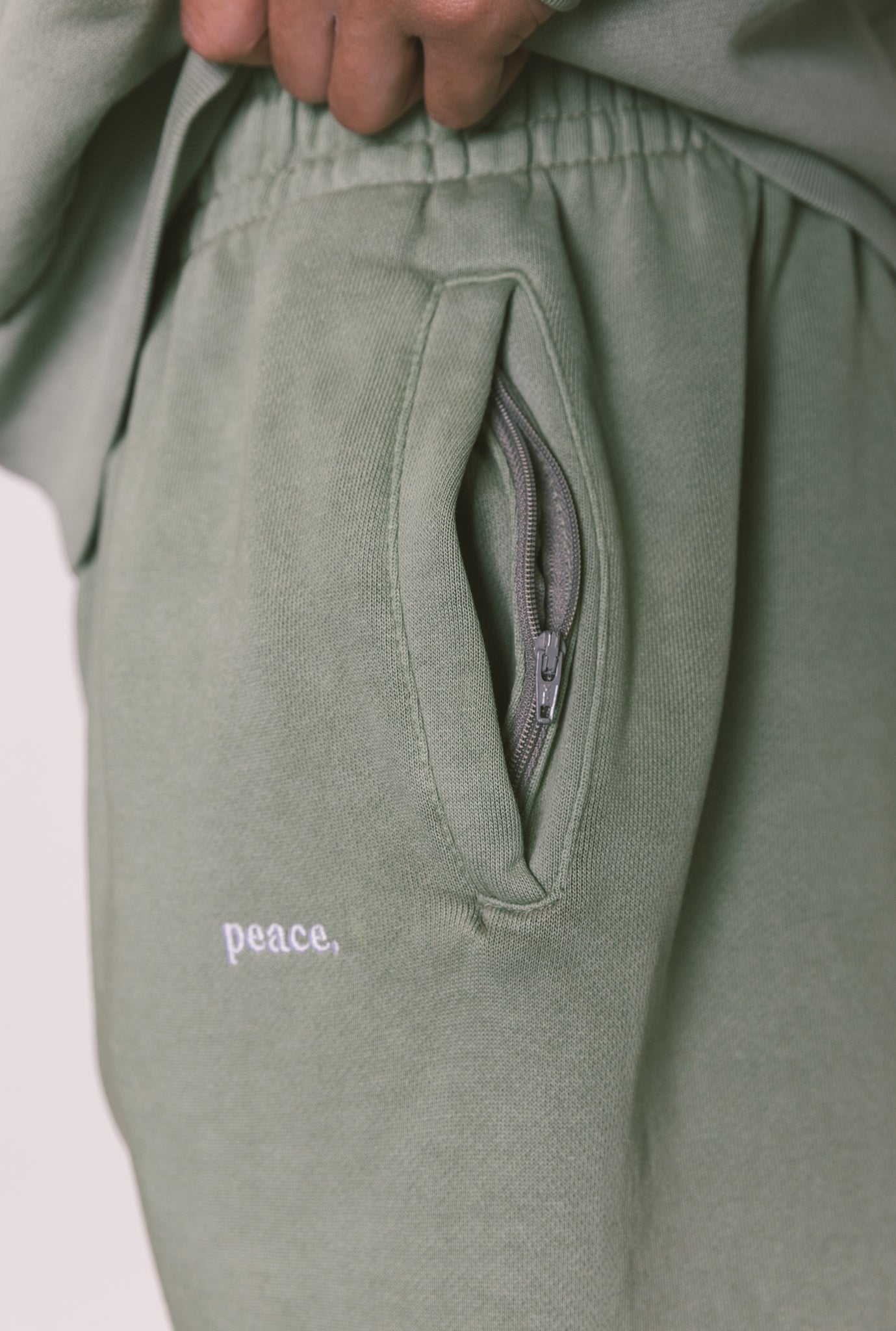 Peace Heavyweight Jogger - Oil Green