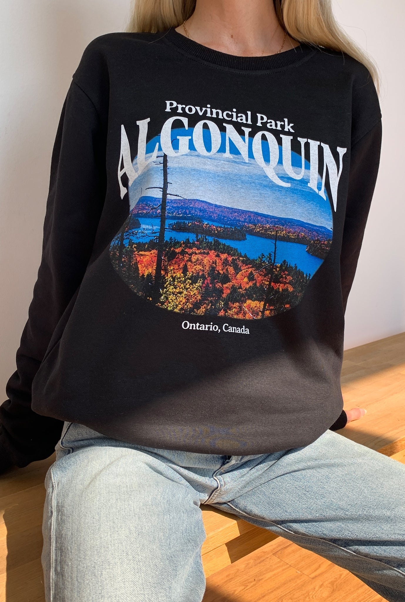 Algonquin Post Card Crewneck - Noir
