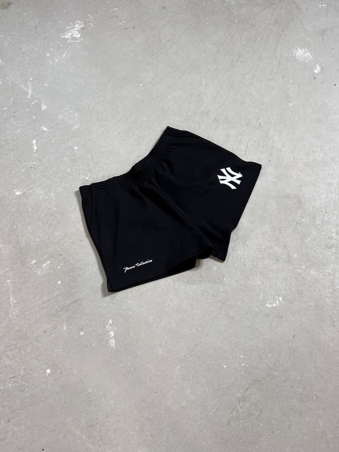 New York Yankees Women's Fleece Shorts - Black